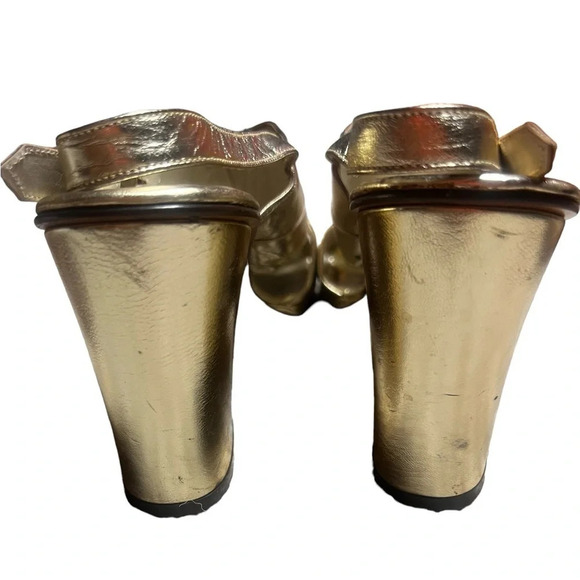 Gold Metallic heel sandals sz 8.5 a few scuffs on heel overall great condition - Picture 4 of 8